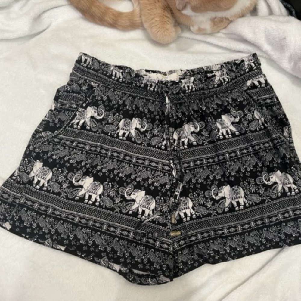 SZ S PINK ROSE BOHO ELEPHANT SHORTS